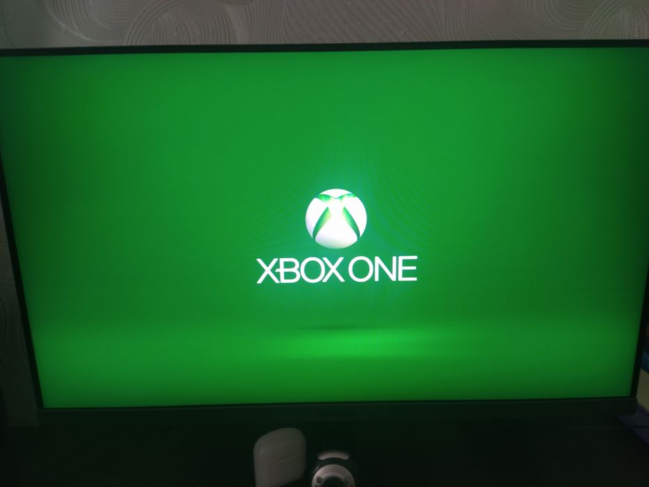 Продам консоль Xbox one