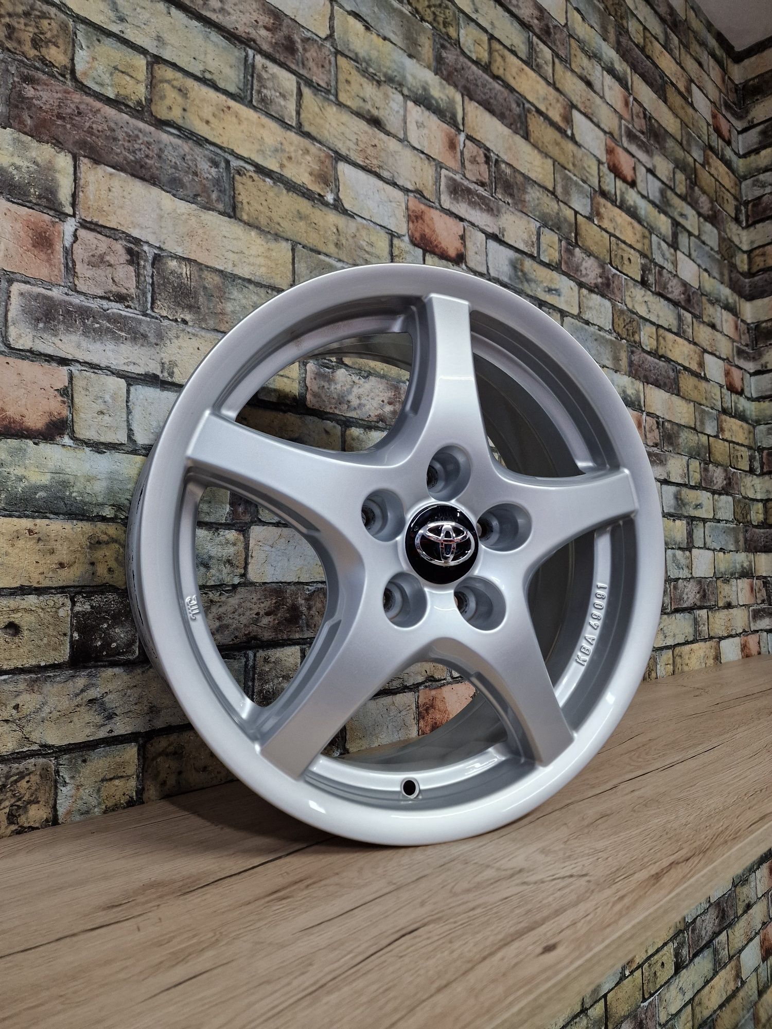 Felgi 16 5x114,3 TOYOTA Auris Avensis Corolla Rav4 Verso Picnic Previa