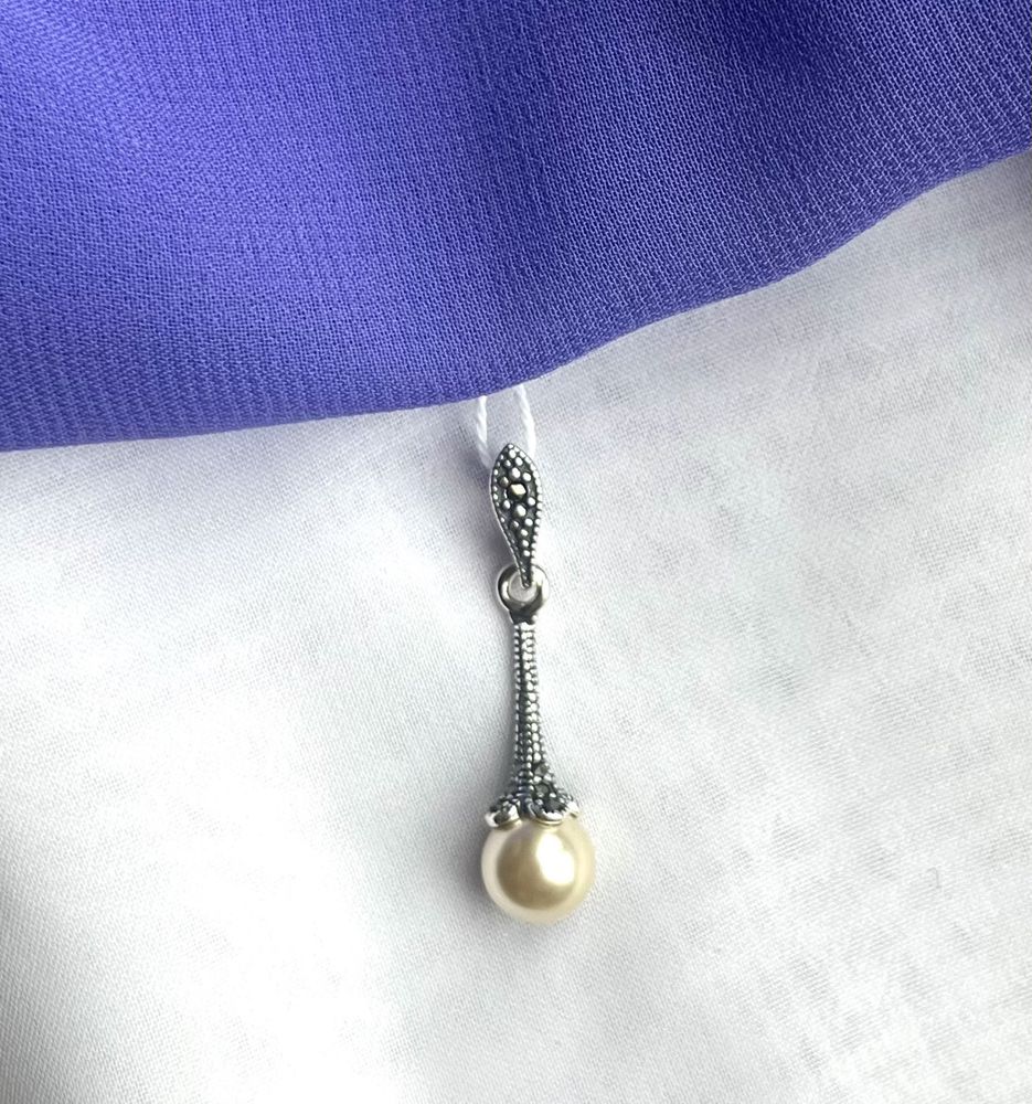Srebrny wisiorek z perłą i markasytami p. 925