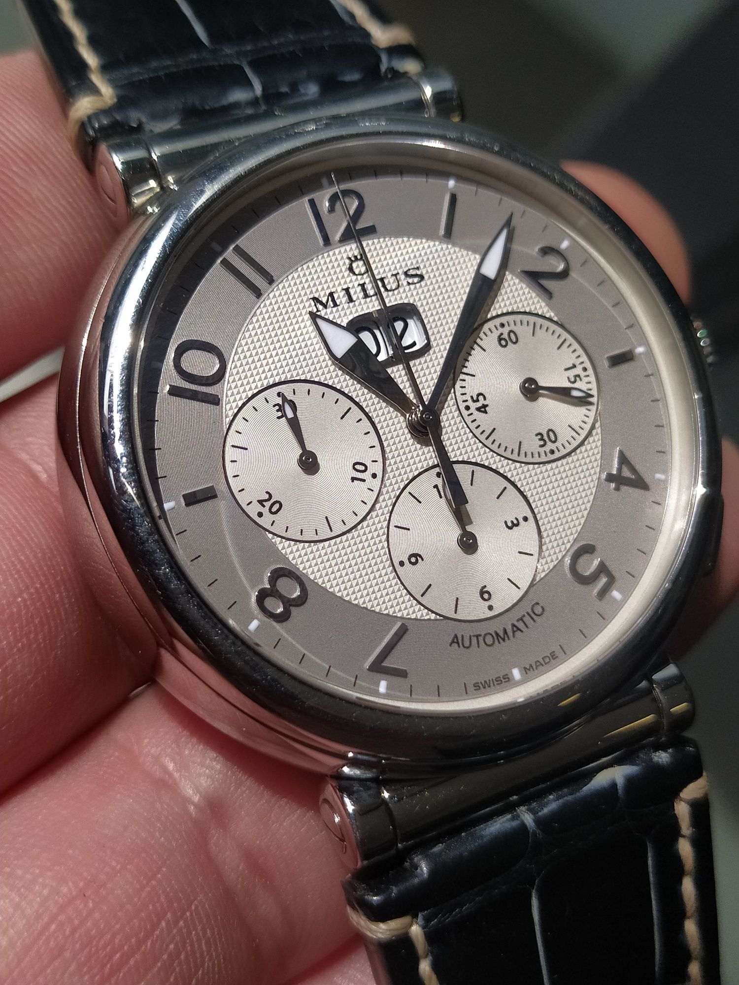 Relógio Milus, modelo Zetios cronógrafo