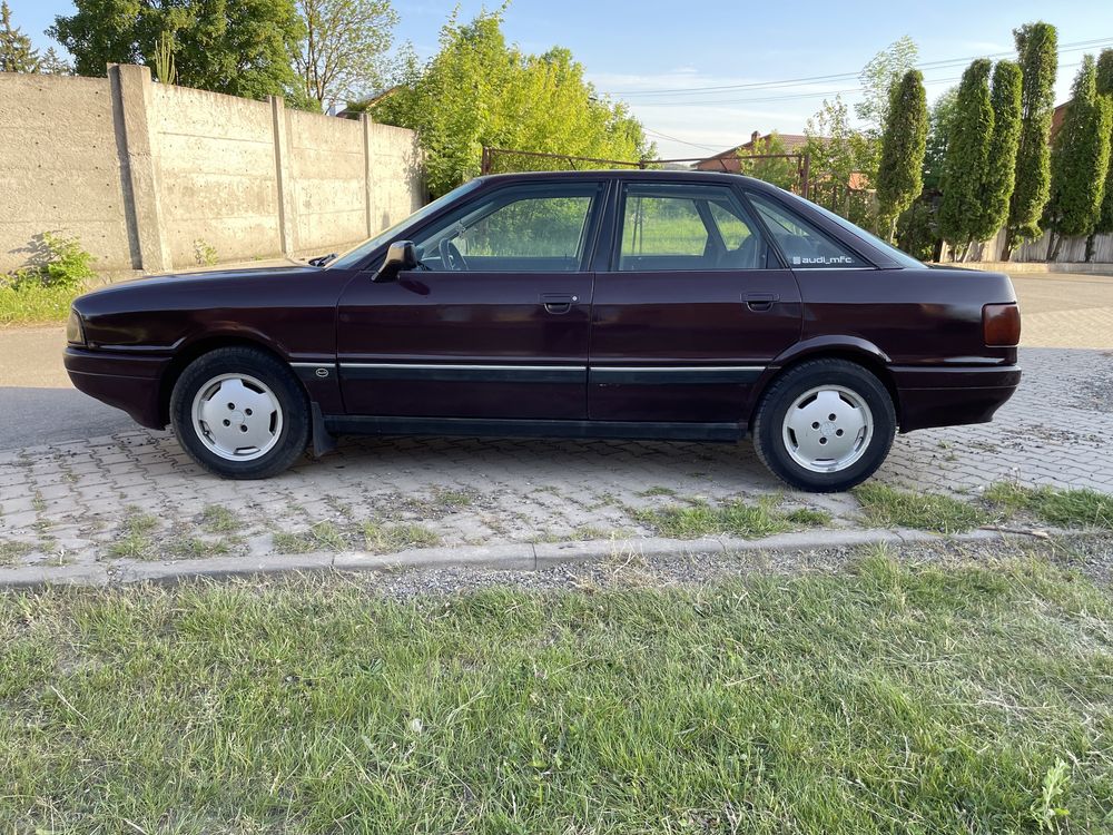 Продам Audi 80 1.8 1991р. На газу.