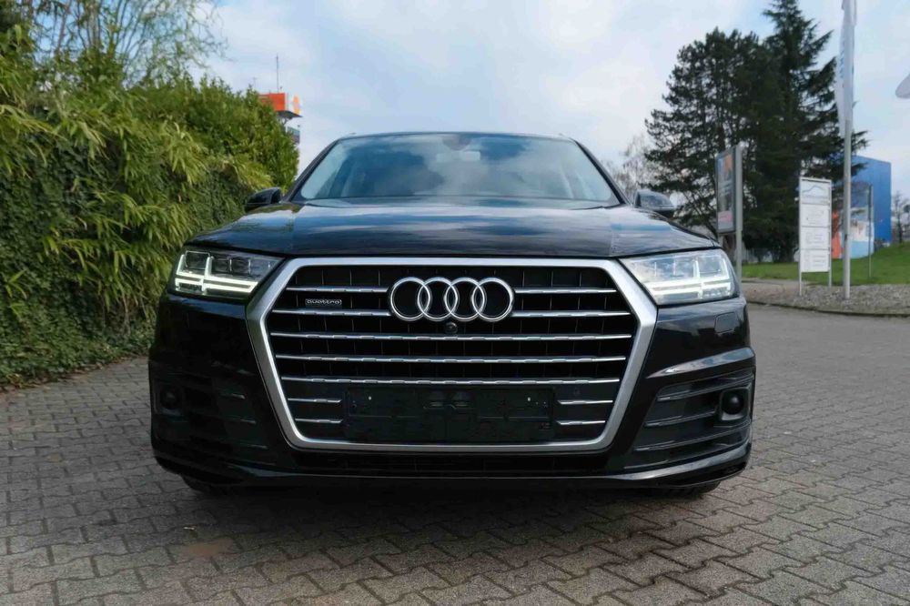 Audi Q7 quattro      2016