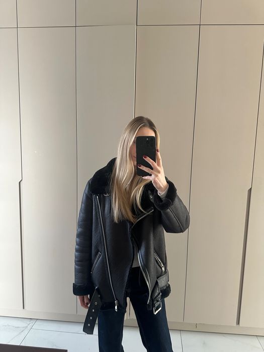 Дублянка ZARA чорного кольору, розмір XS