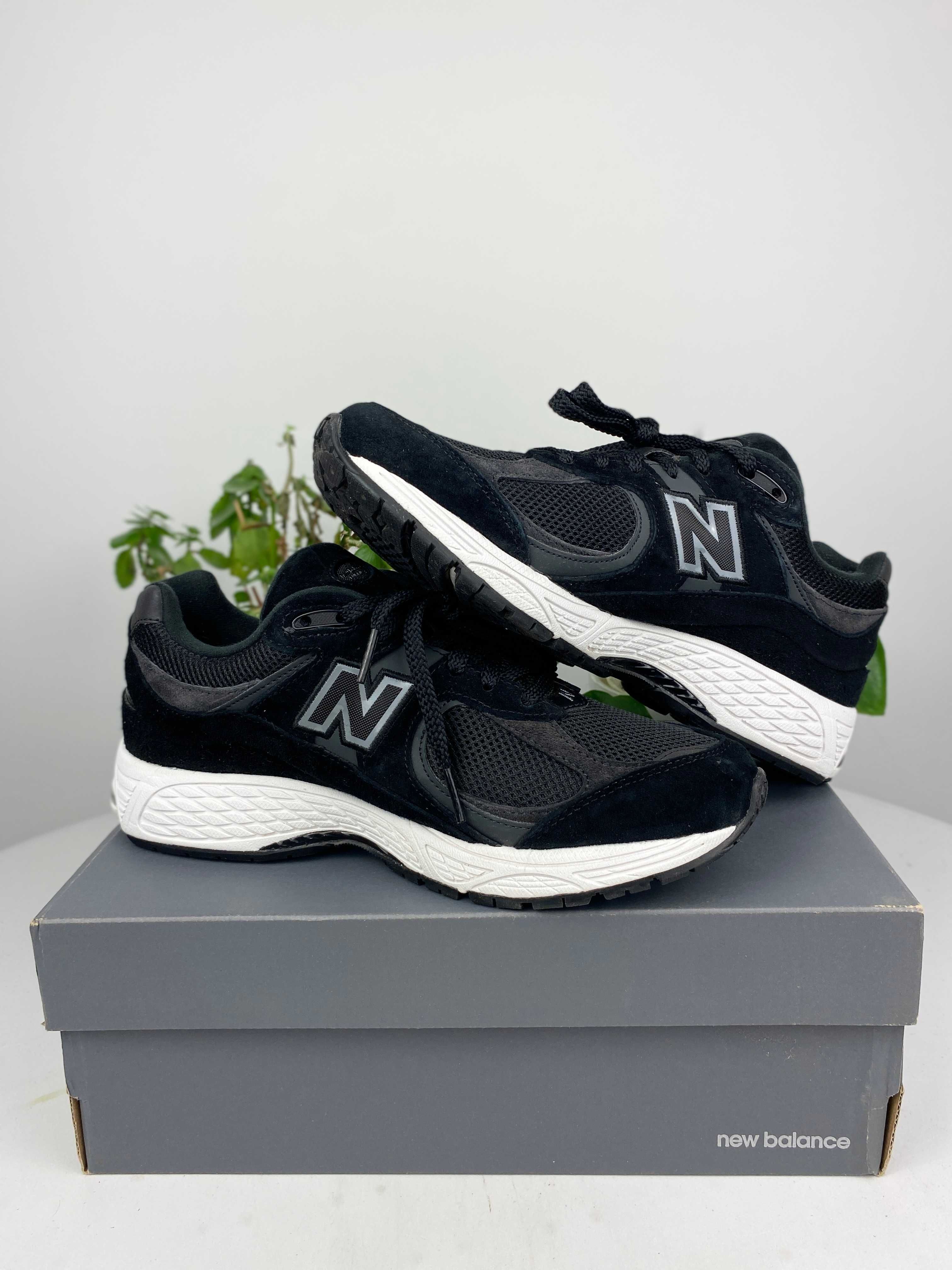 czarne białe szare buty new balance nb 2002r r. 39,5 n146