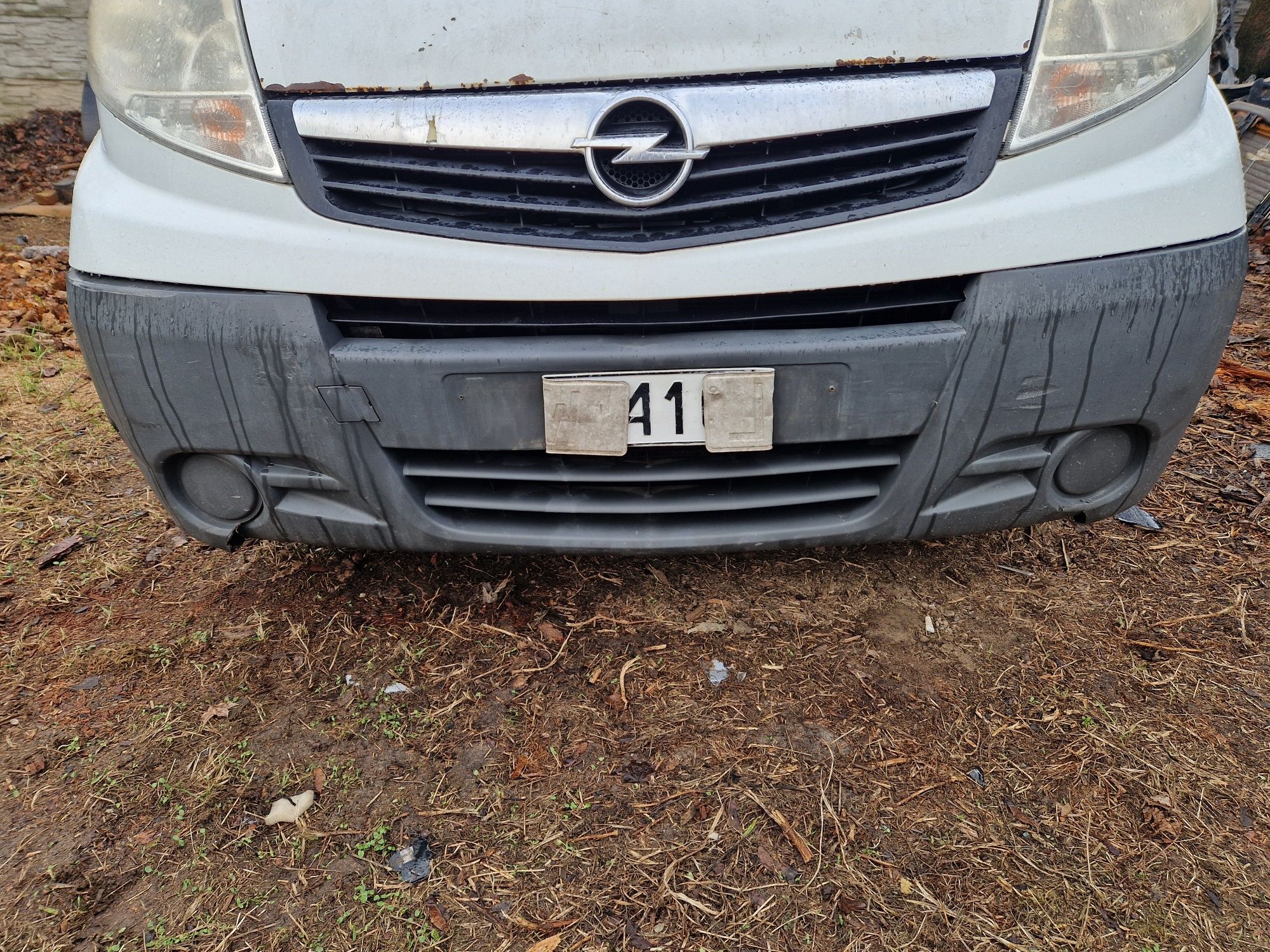 Zderzak przód Vivaro Trafic II 07-14r lift