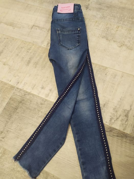 Модні джинси для дівчинки на 5 років.