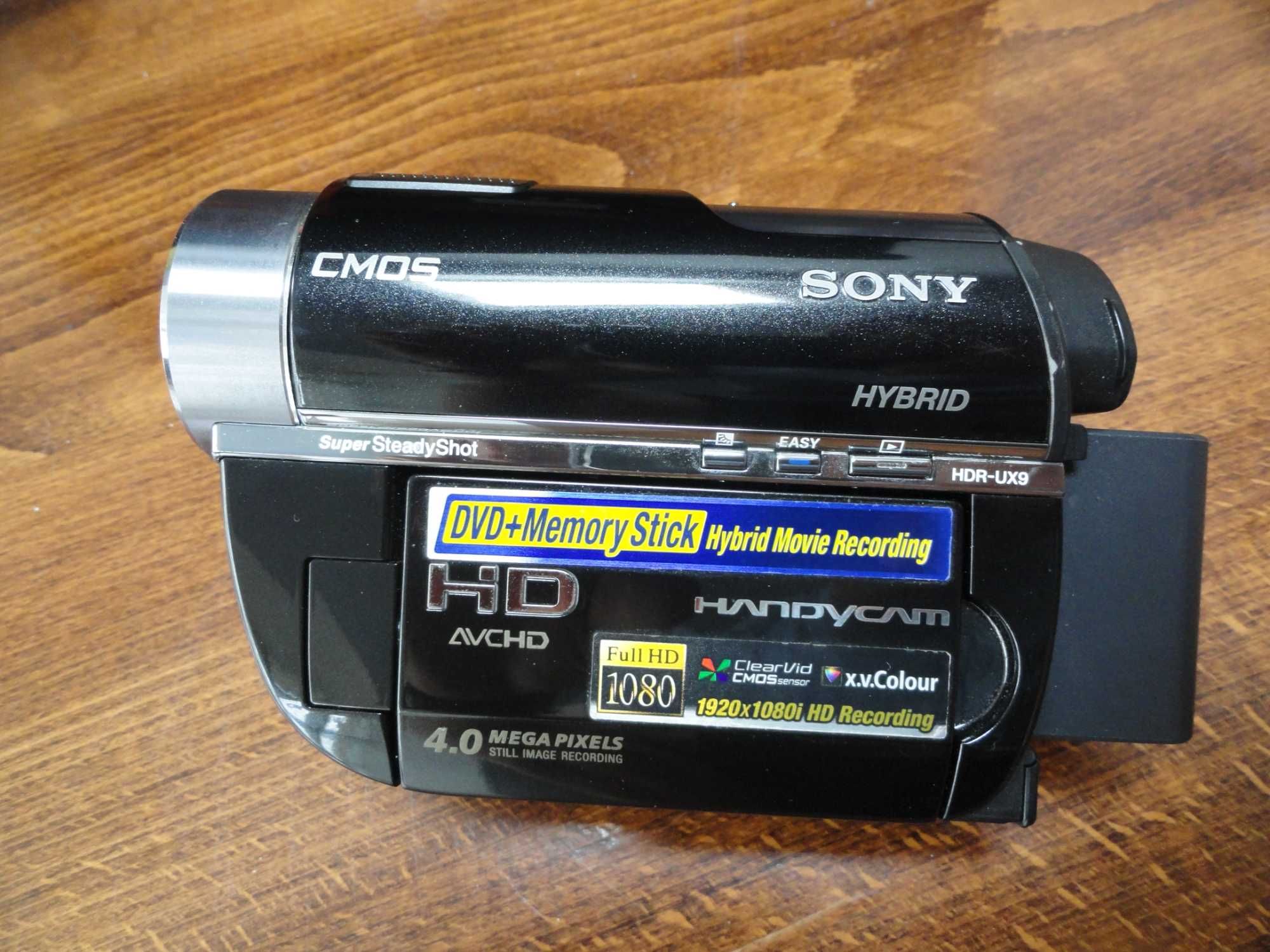 Kamera Sony HDR UX9 na DVD i kartę