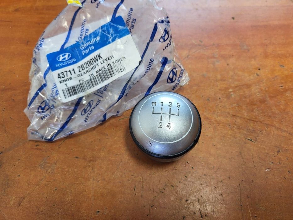 GAŁKA DŹWIGNI ZMIANY BIEGÓW 5 BIEGOWA HYUNDAI SANTA FE 43711-2B200WK