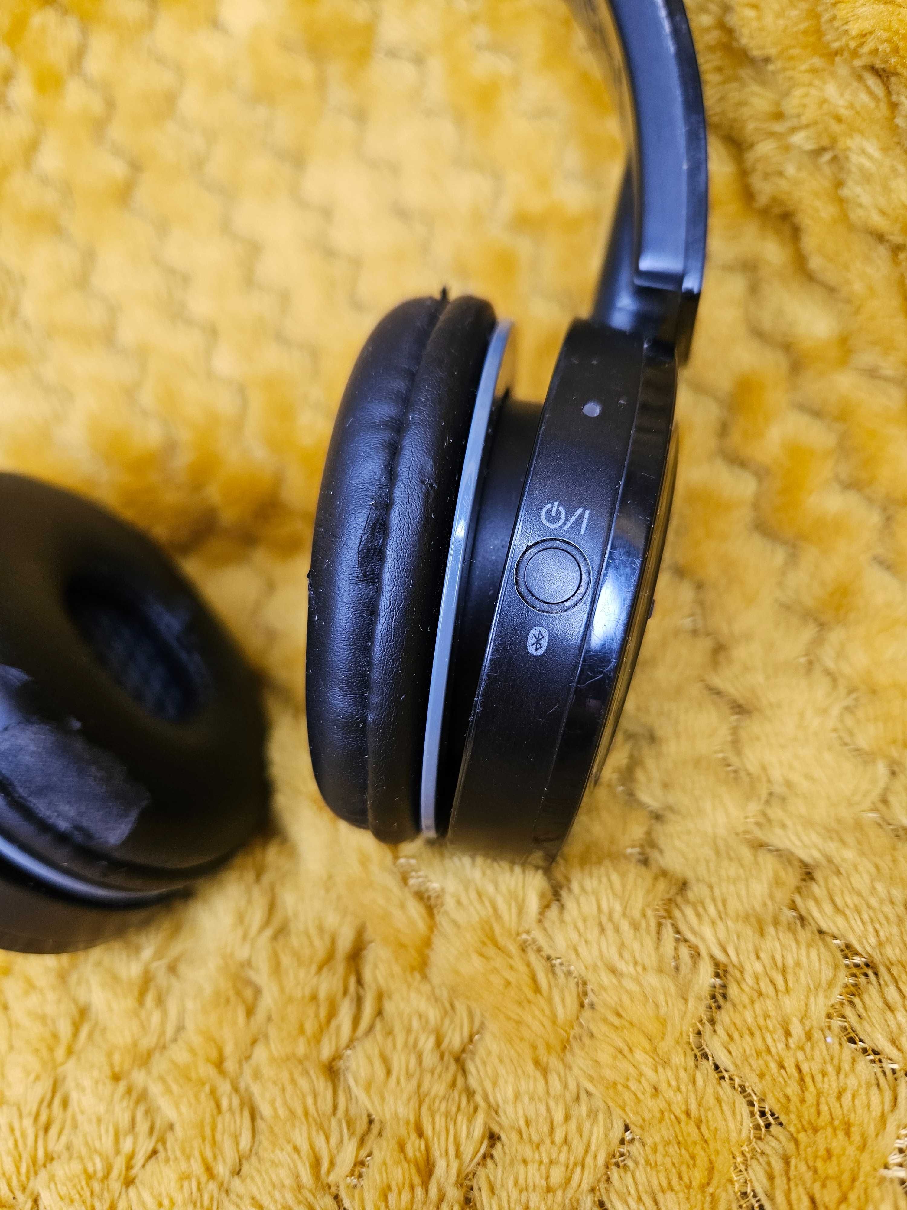Bezprzewodowe słuchawki Panasonic z mikrofonem + kabel ładujący