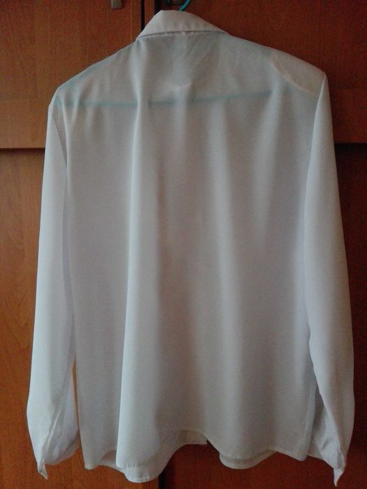 Nowa - biała z efektowną aplikacją, sztuczny jedwab, L/XL