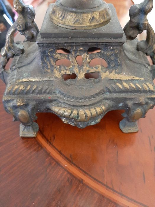 Castiçal em ferro forjado