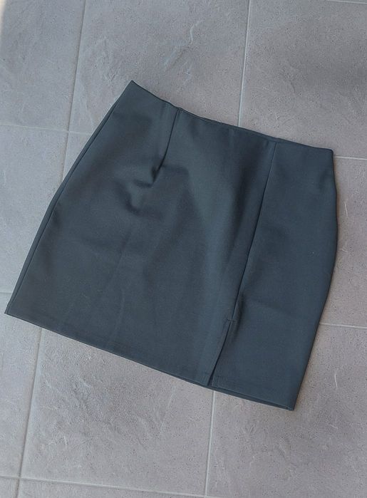 Spódnica mini rozcięcie L 40 Sinsay