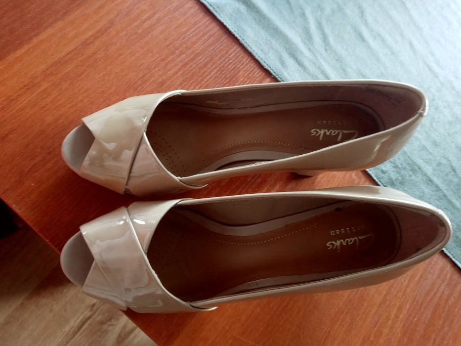 Buty bez lakier obcas 39 uk 6 Clarks wsuwane