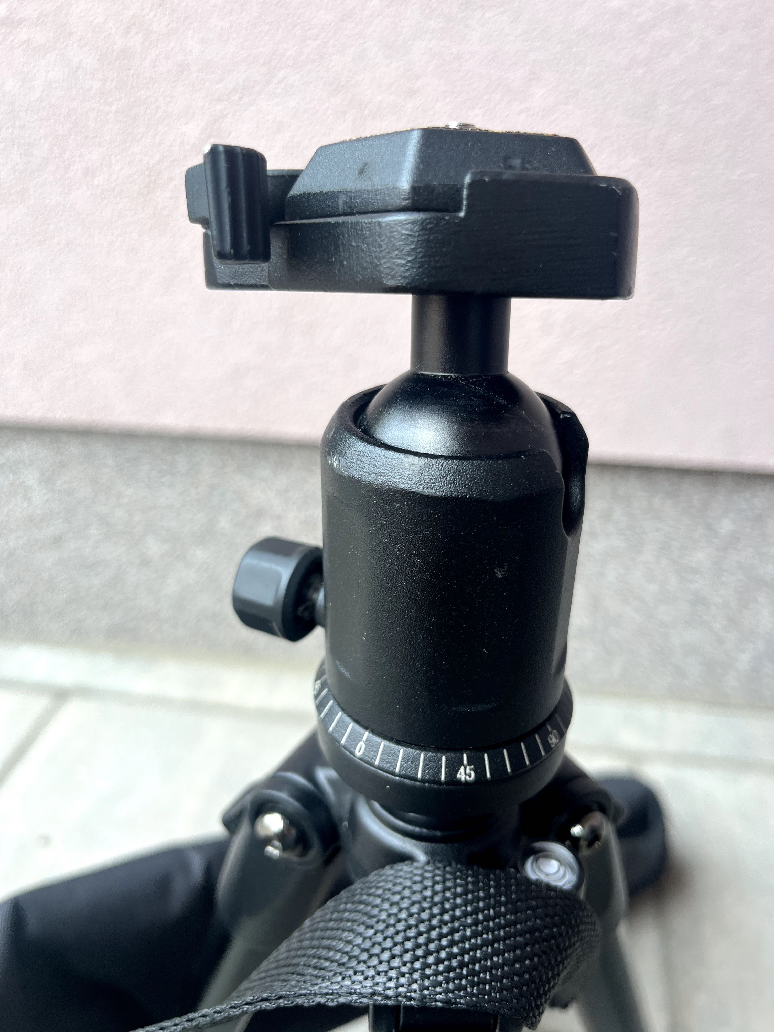 Statyw Camrock TS53 z głowicą kulową – solidny i lekki