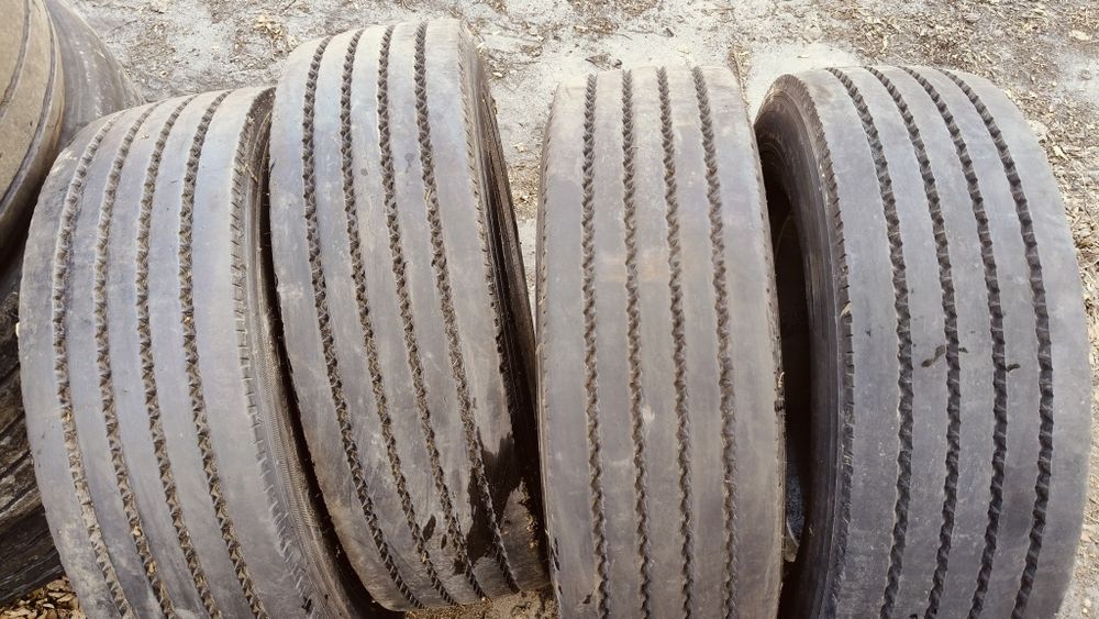 Opony przód używane 245/70r19.5 UNIROYAL SEMPERIT