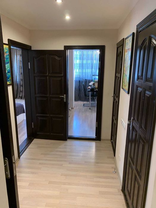 Двухкомнатная Ахматовой срочно продам