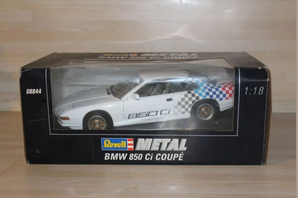 BMW 850 Ci motosport E31 1:18 REVELL  08844 ZAMIANA