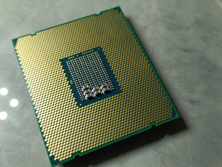 Процесор Intel Xeon E5-2698V4 LGA2011 - 20 ядер 40 потоків!