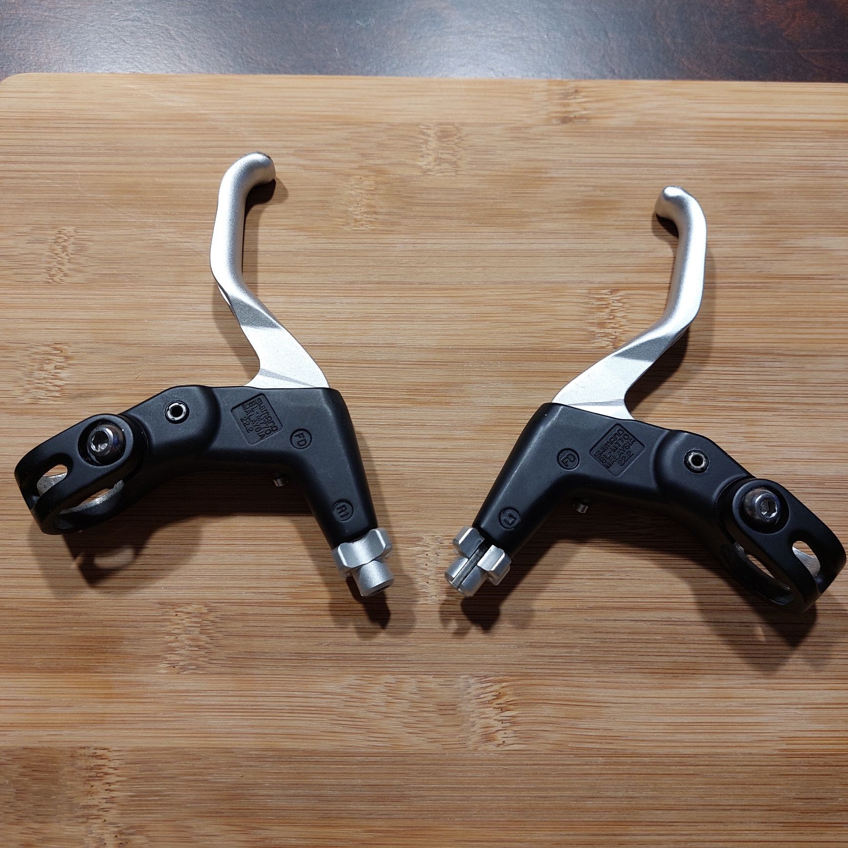 Klamki hamulcowe Shimano Deore XT BL-M770 V-Brake Super Stan