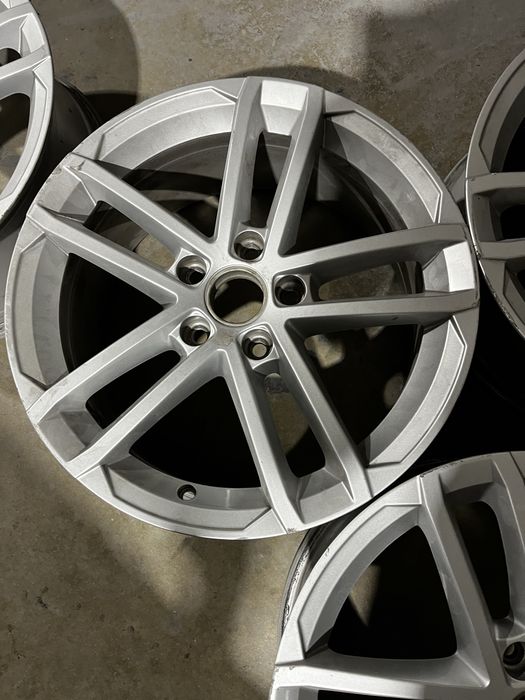 Jantes originais Volkswagen Golf GTD 17 5x112
