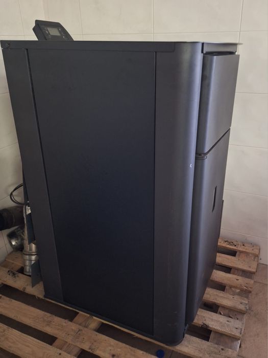 caldeira a pellets, marca Proteu, modelo Navarra 18.