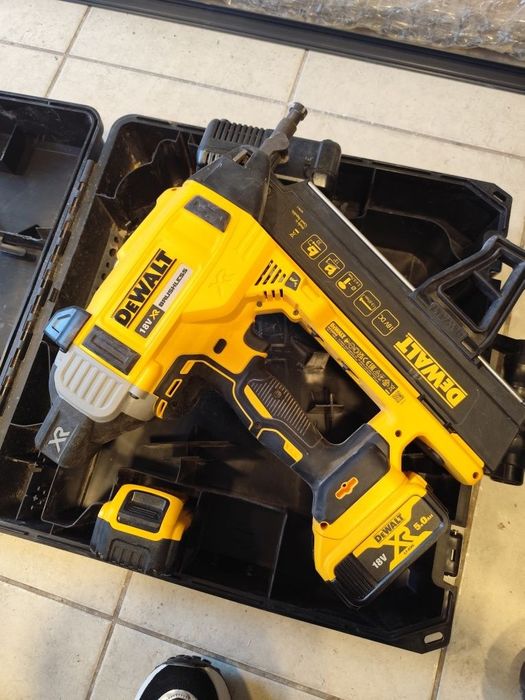 Dewalt DCN 890 - gwoździarka do betonu