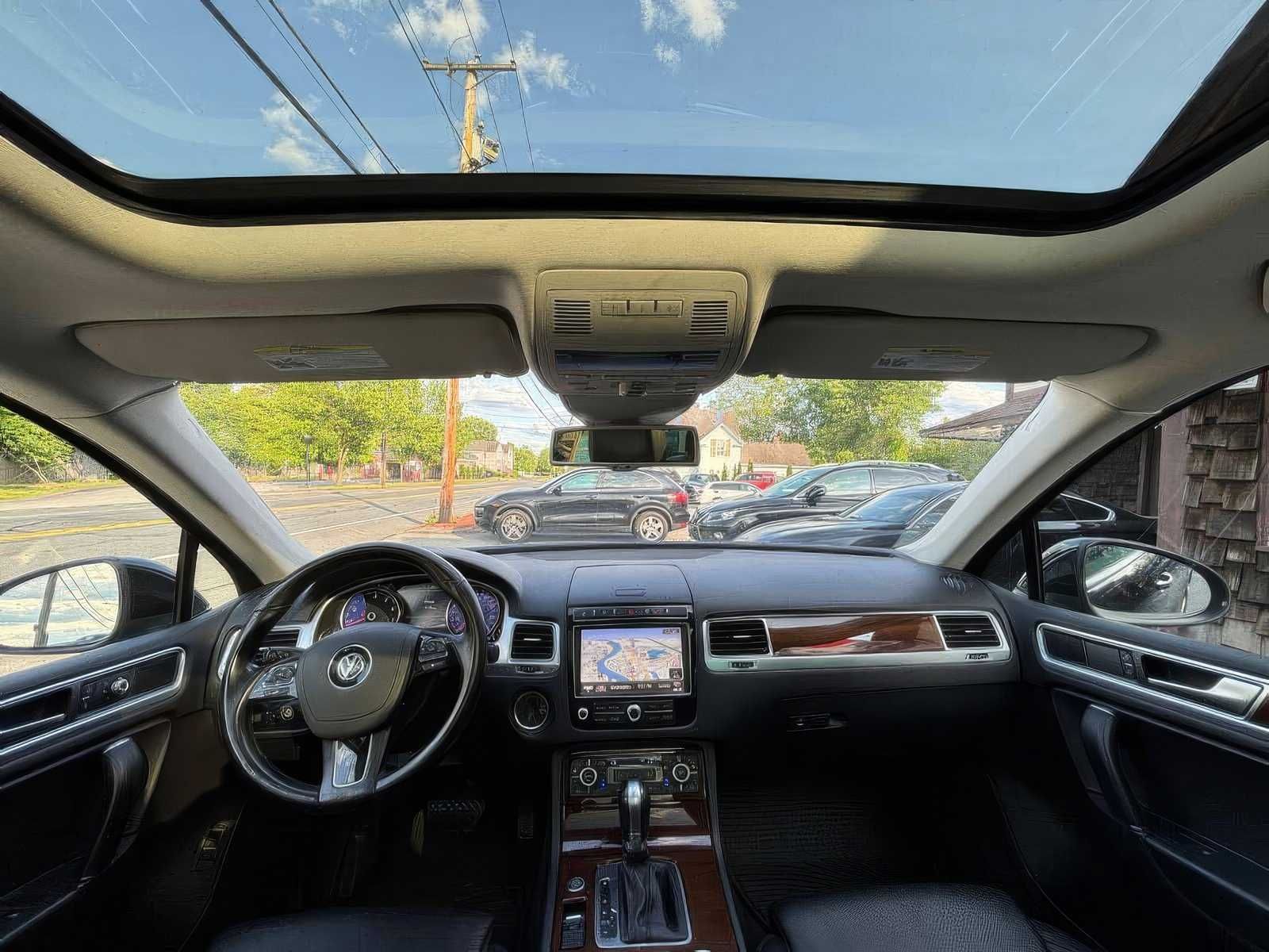 2016 Volkswagen Touareg VR6 Lux