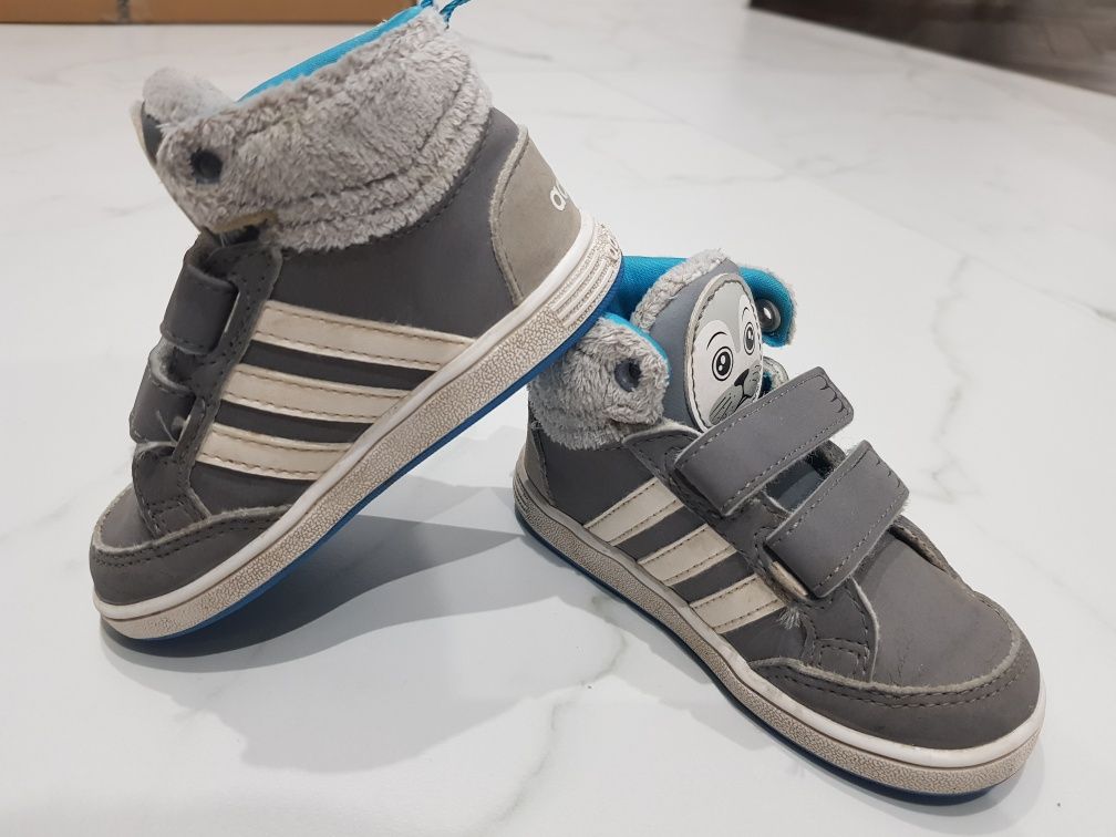 Sprzedam buty wiosenne Adidas rozmiar 21