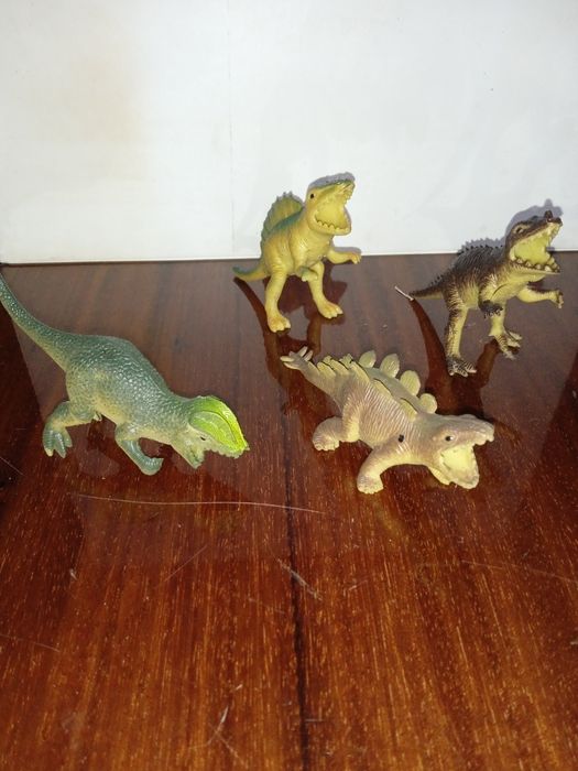 Игрушки. Динозавры. Одним лотом.