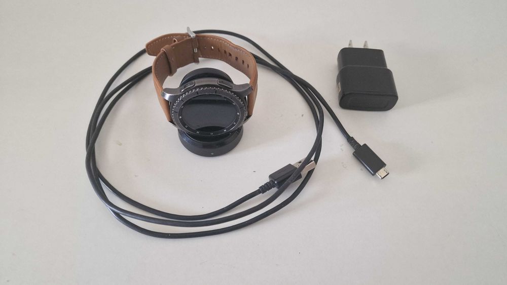 Relógio Samsung Gear S3 Frontier - Preto e Castanho