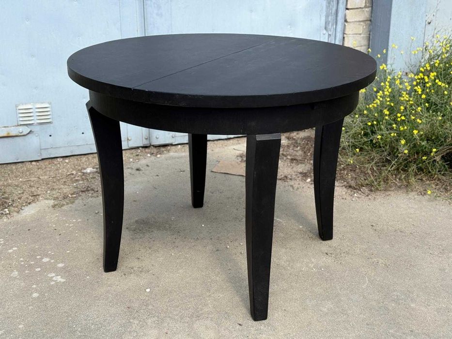 Stół drewniany rozkładany, solidny, przedwojenny.
Wysoki (81cm)