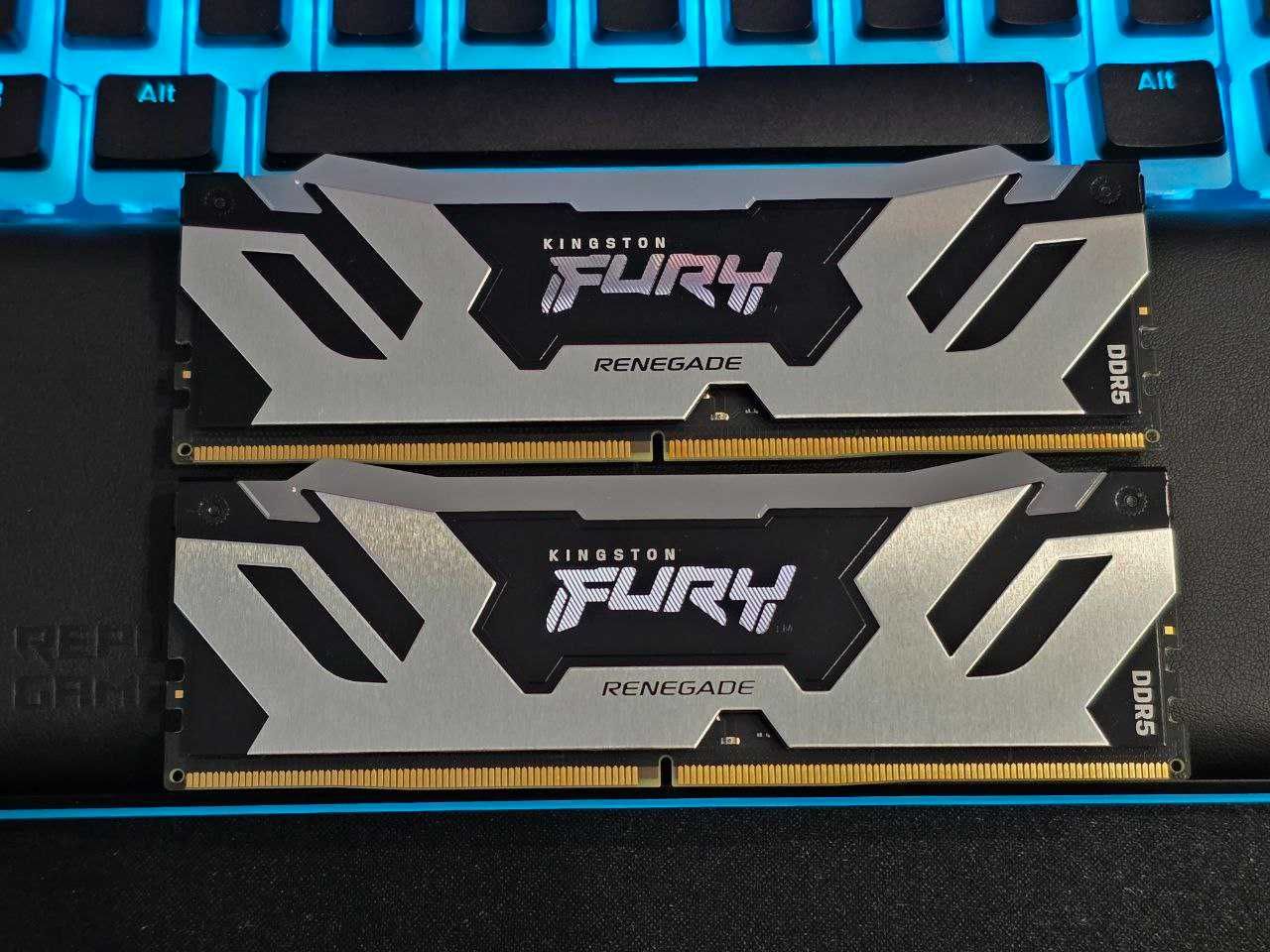 Пам'ять ОЗУ Kingston FURY 32 GB (2x16GB) DDR5 6400 MHz Renegade RGB