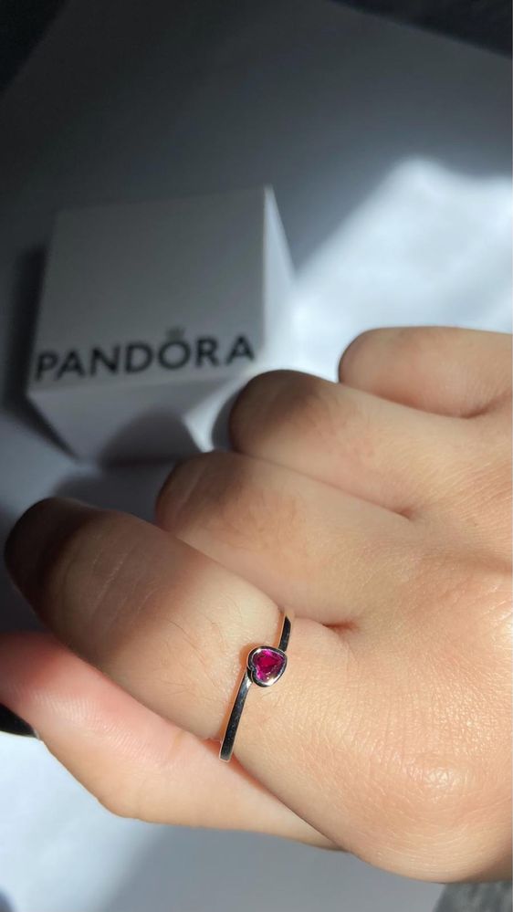 Anel pandora red Heart