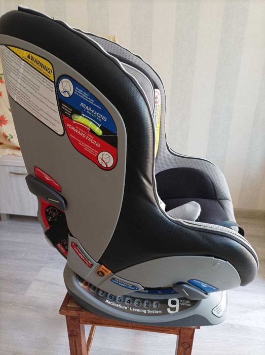 Автокрісло Chicco NextFit ZIP (від 2,2 кг до 29,4 кг)