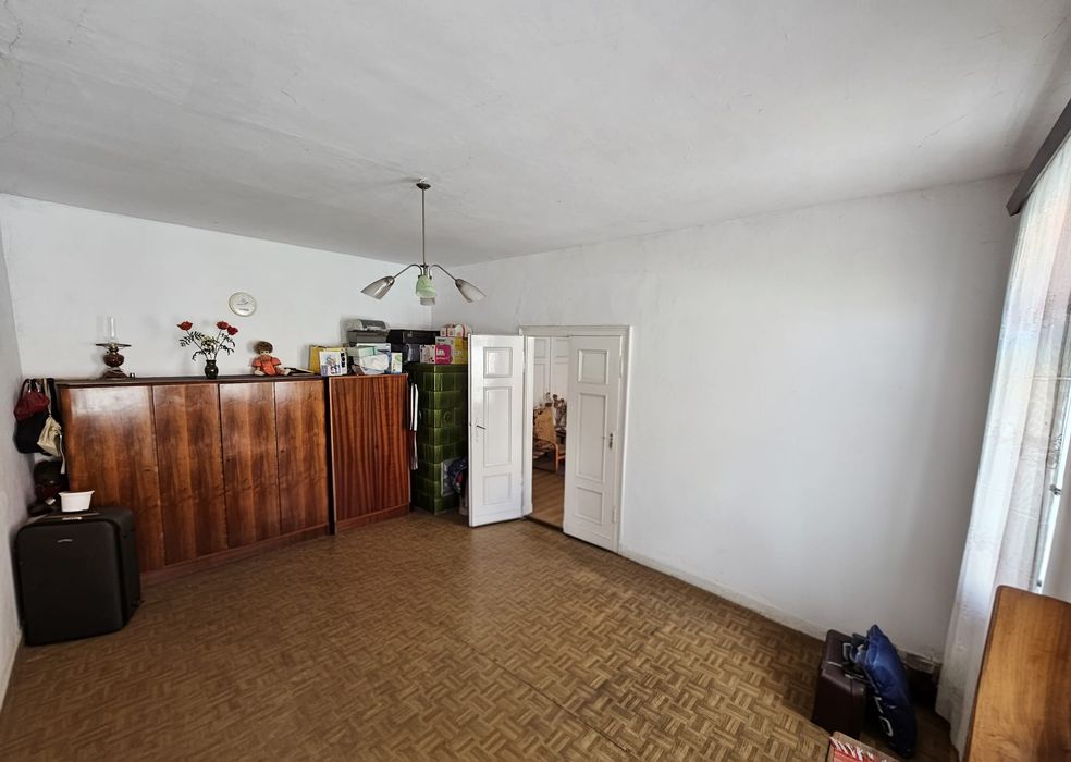 Piastowska 3 wielkie pokoje 108m2 + Piwnica