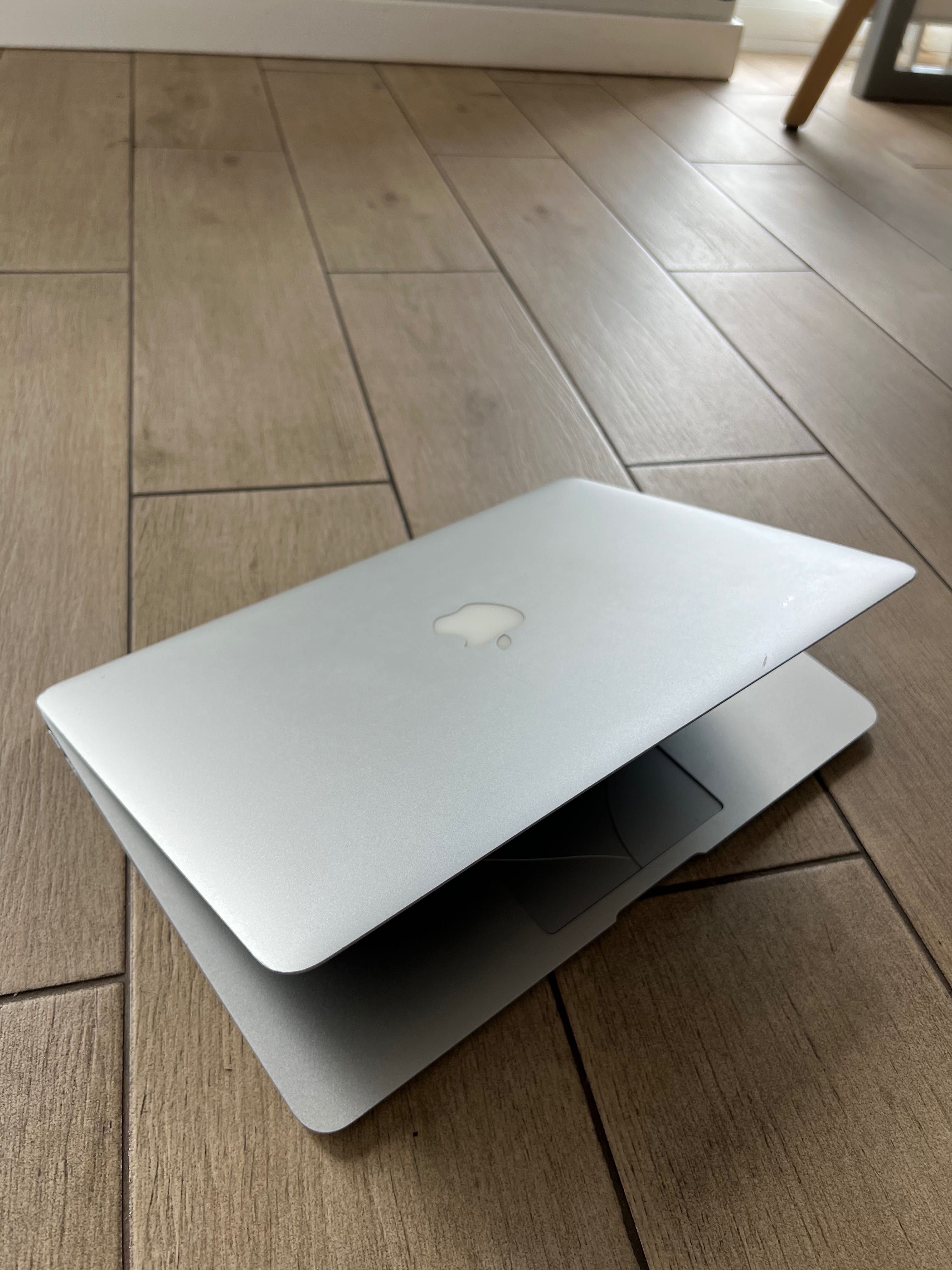 MacBook Air 13 2010 core 2 Duo