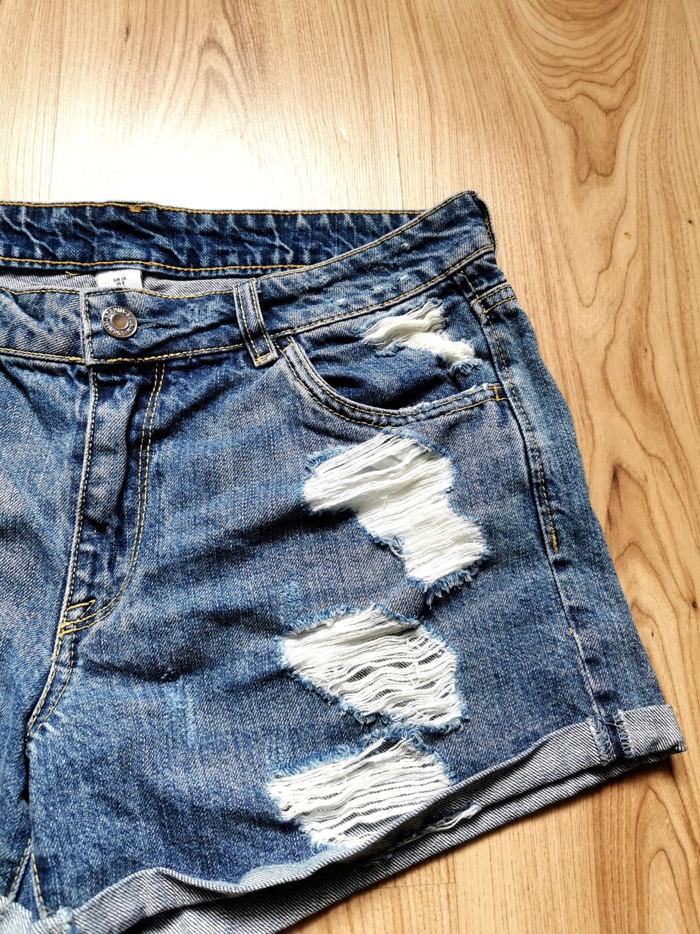 Krótkie spodenki szorty jeansowe damskie roz. M 38 HM H&M wycierane