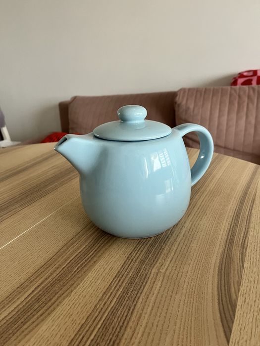 Niebieski imbryk czajnik ikea vardragen pastel baby blue ceramika