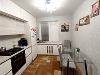 Продам 4к.квартиру з ремонтом на 1поверсі вул.ЗСУ біля ринку