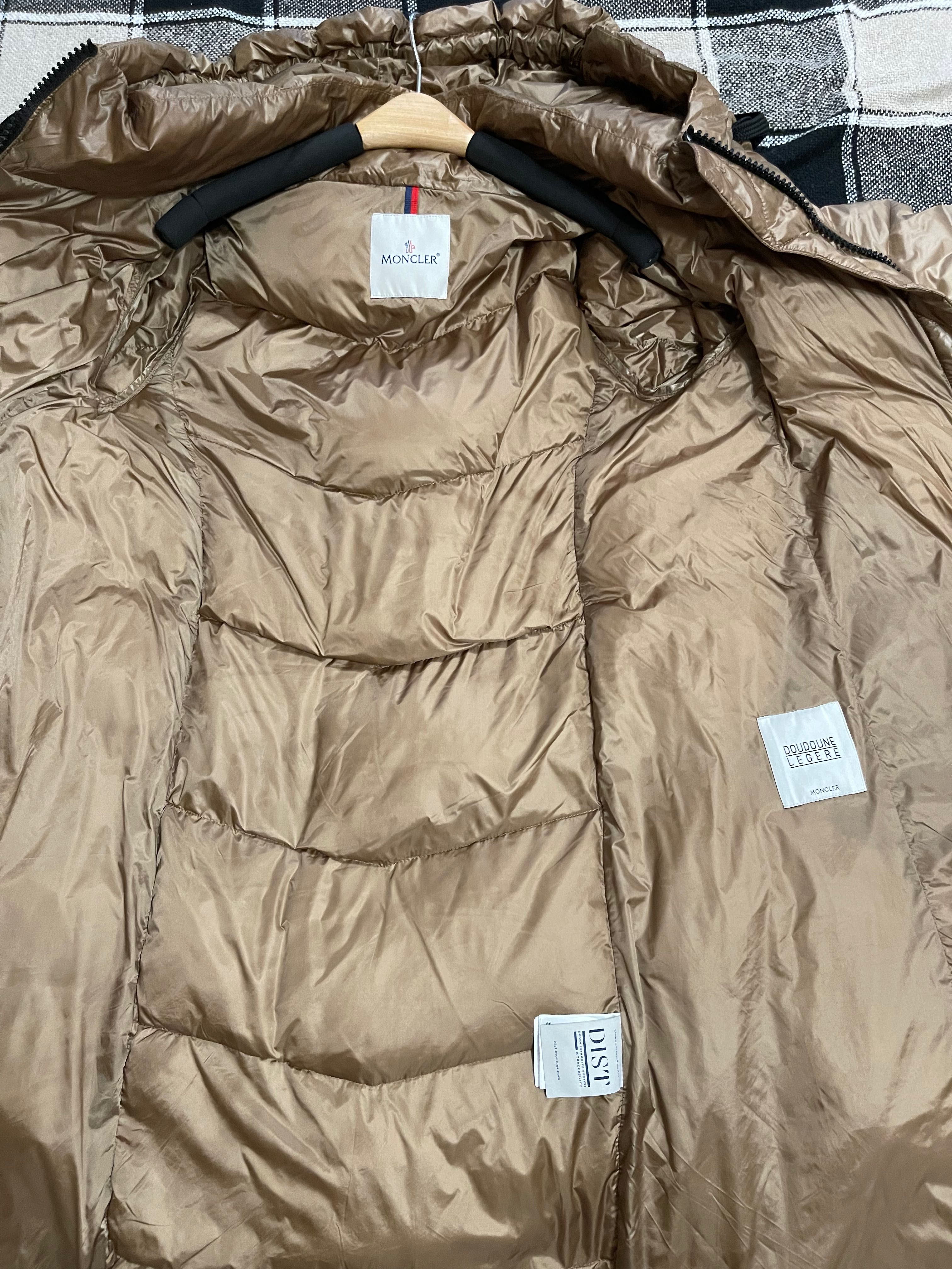 Продам пальто Moncler