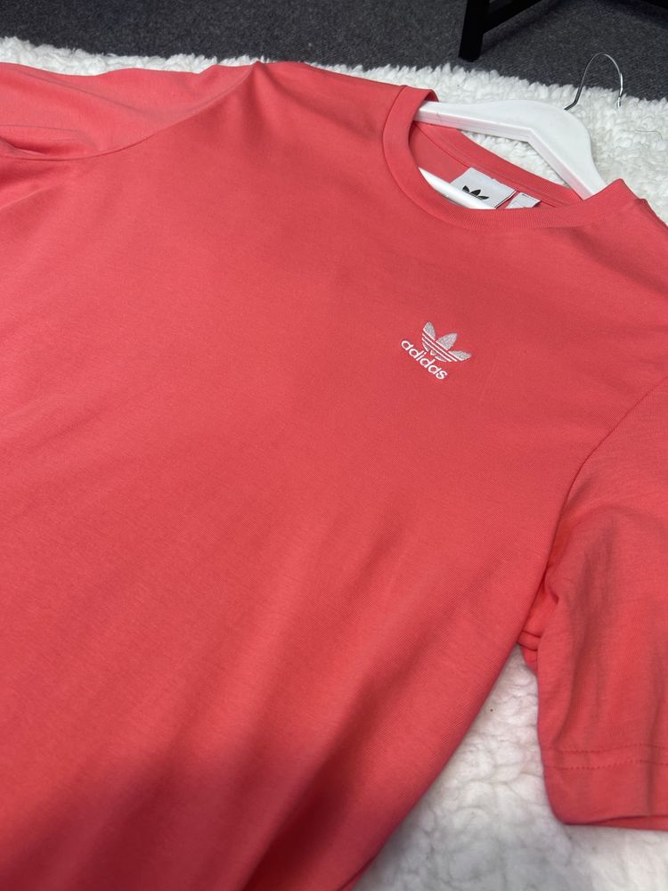 Футболка чоловіча adidas Loungewear adicolor Essentials Trefoil