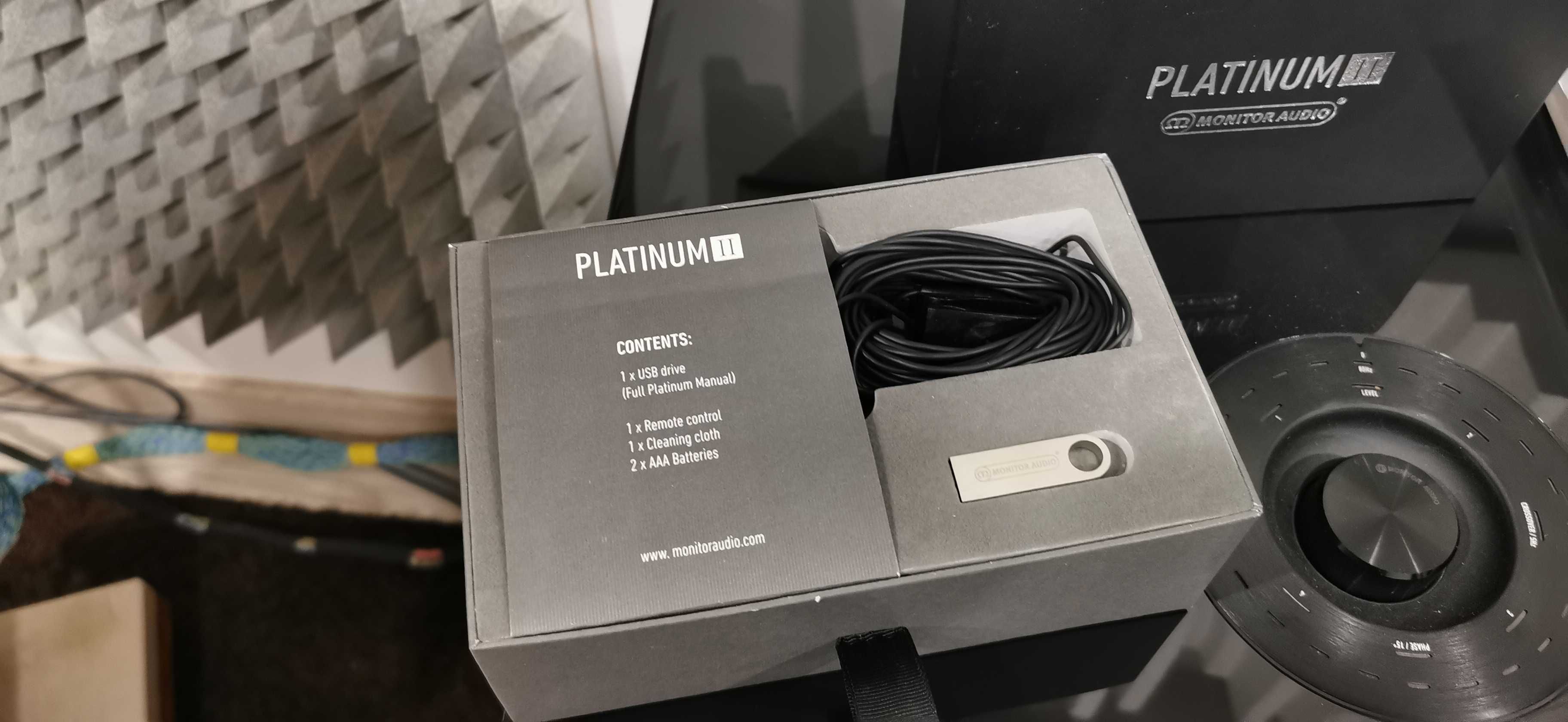 subwoofer coluna activa Monitor Audio Platinum PLW215 II