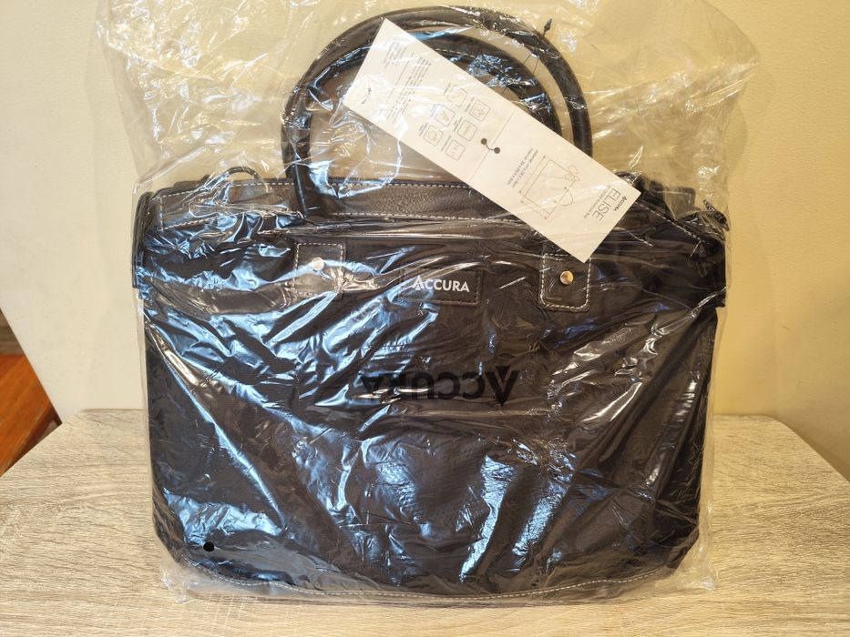 Torba na laptopa 14,1 firmy Accura, nowa z metką, w środku przegrody,
