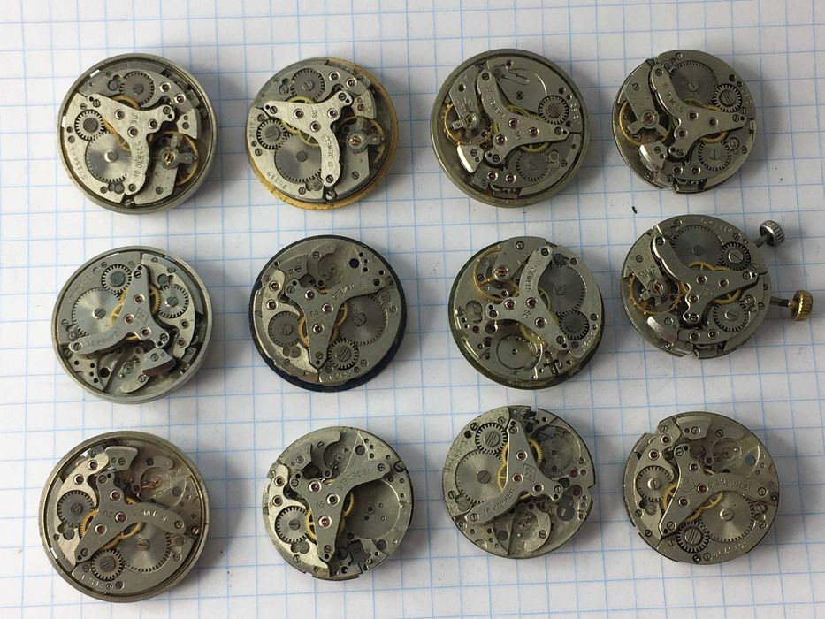 Механизмы наручных часов Полет будильник остатки СССР на запчасти