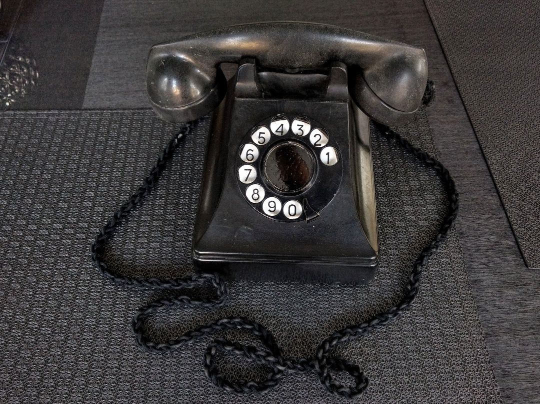 Telefon stary antyk ebonit retro klasyk bakielit vintage gadżet