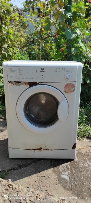 Стиральная машина indesit Wisn80 по запчастям.