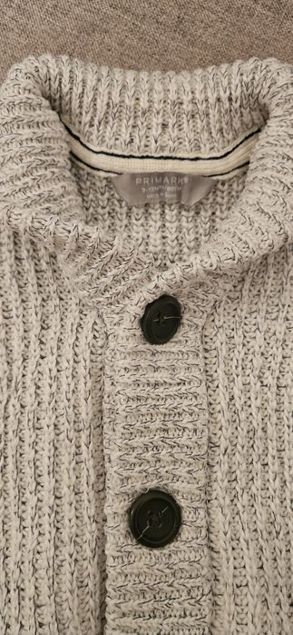 Sweterek zapinany na guziki Primark