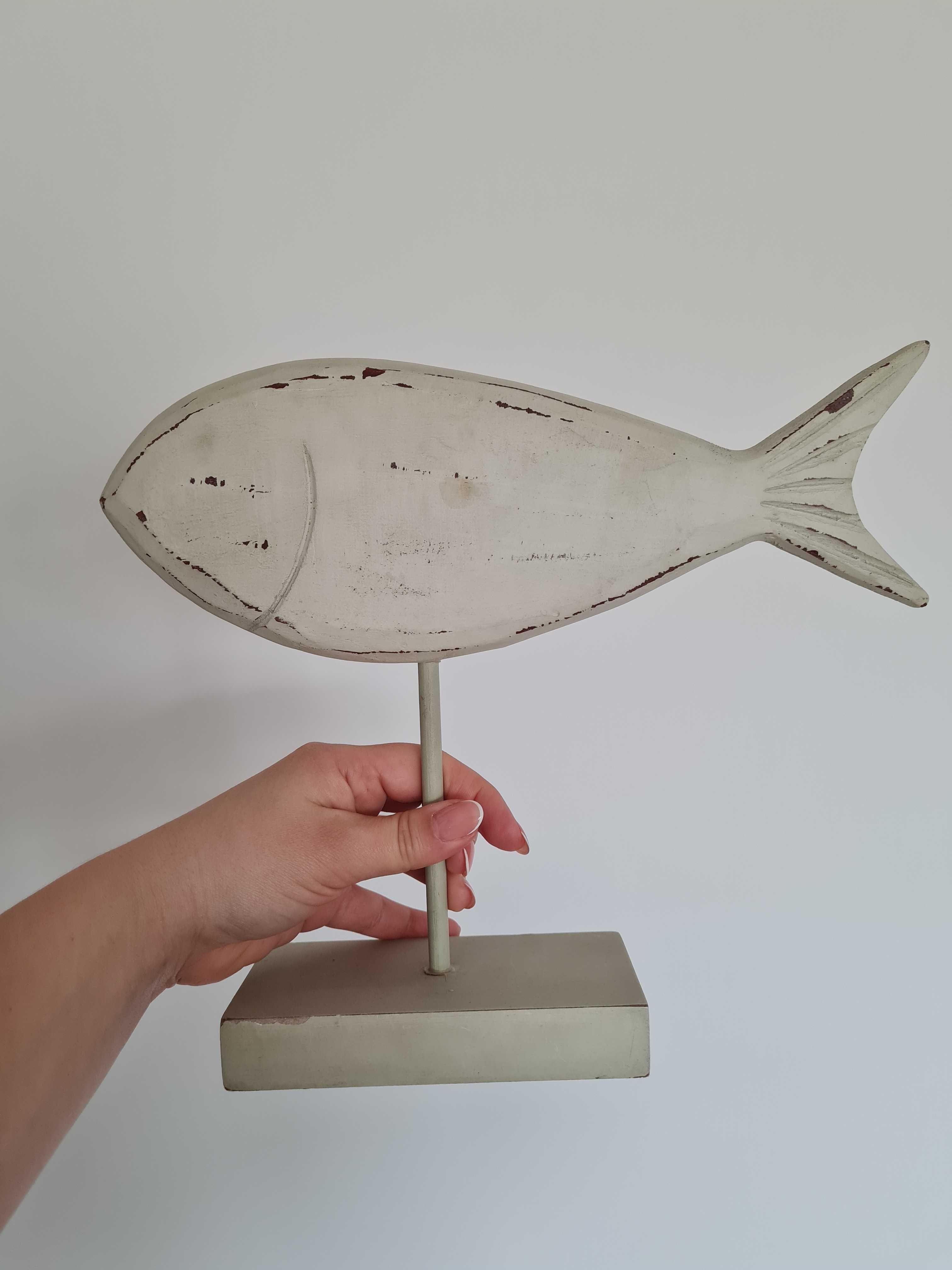 Figurka dekoracyjna drewniana chabby choć ryba Marine Zara Home