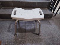 Taboret prysznicowy / krzesełko do kąpieli – Wrocław Leśnica