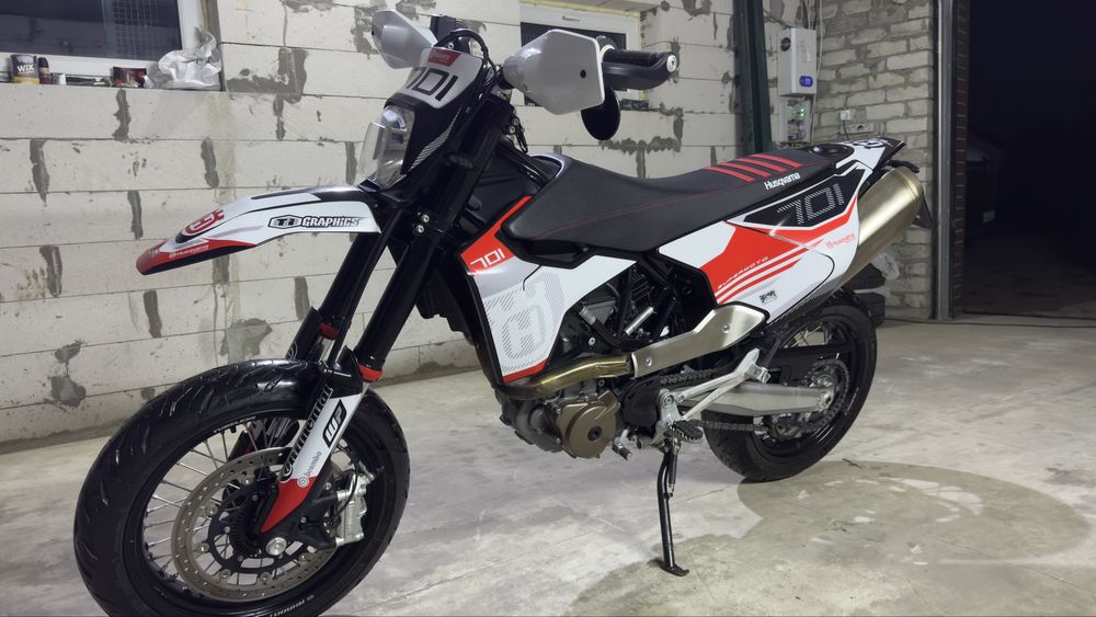 Husgvarna 701 supermoto